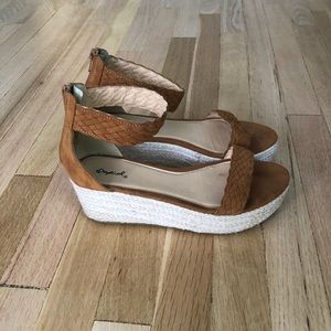 Espadrille platforms with tan straps